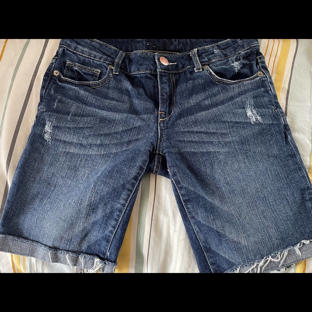 Like-new size 3/4 Aeropostale Bermuda shorts
